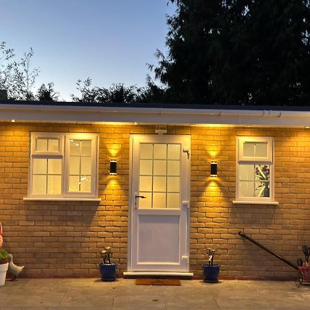 Touchwood Isleworth Exterior foto